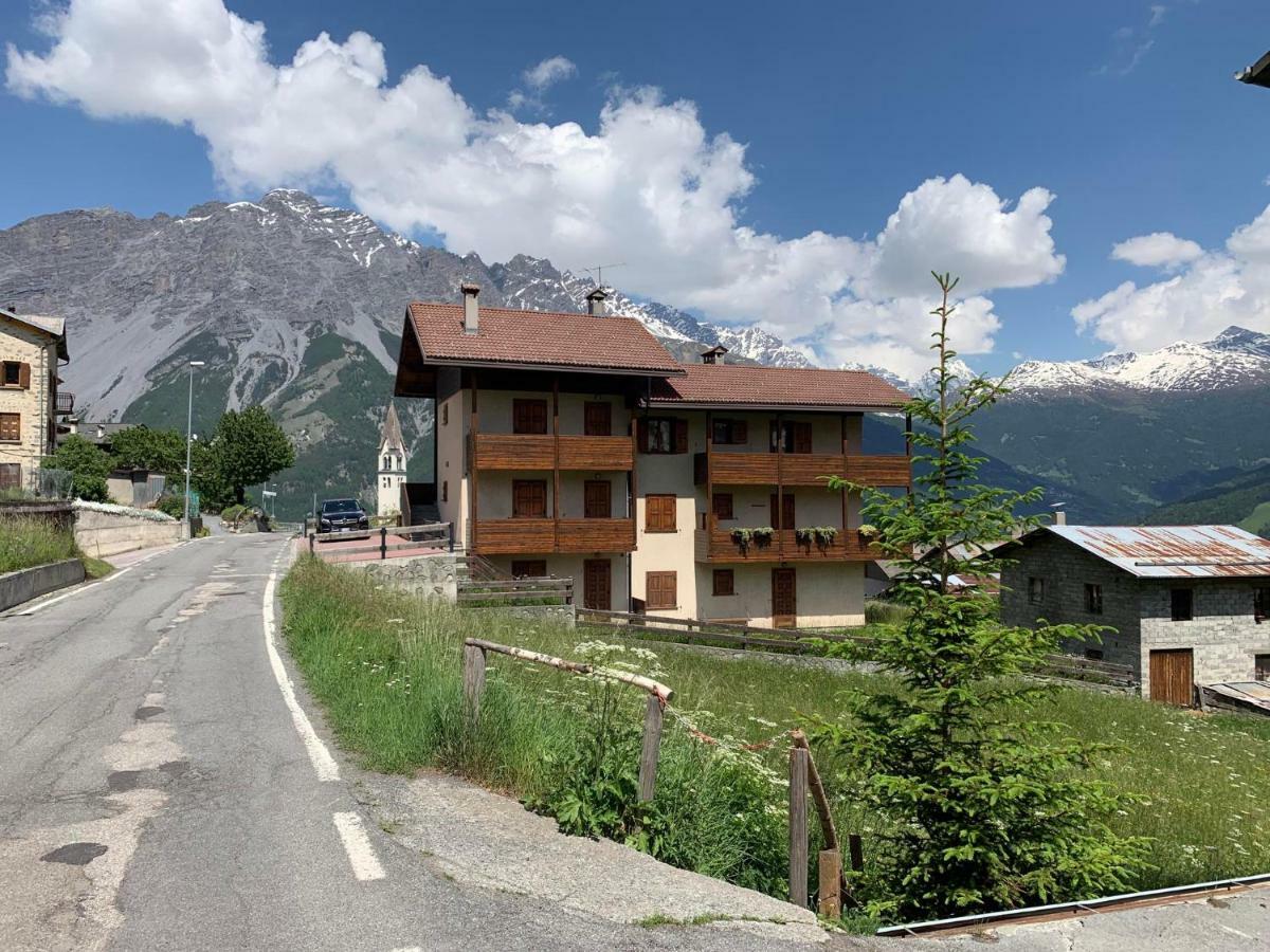 Piccola Residenza By Holiday World Apartment Oga Exterior photo